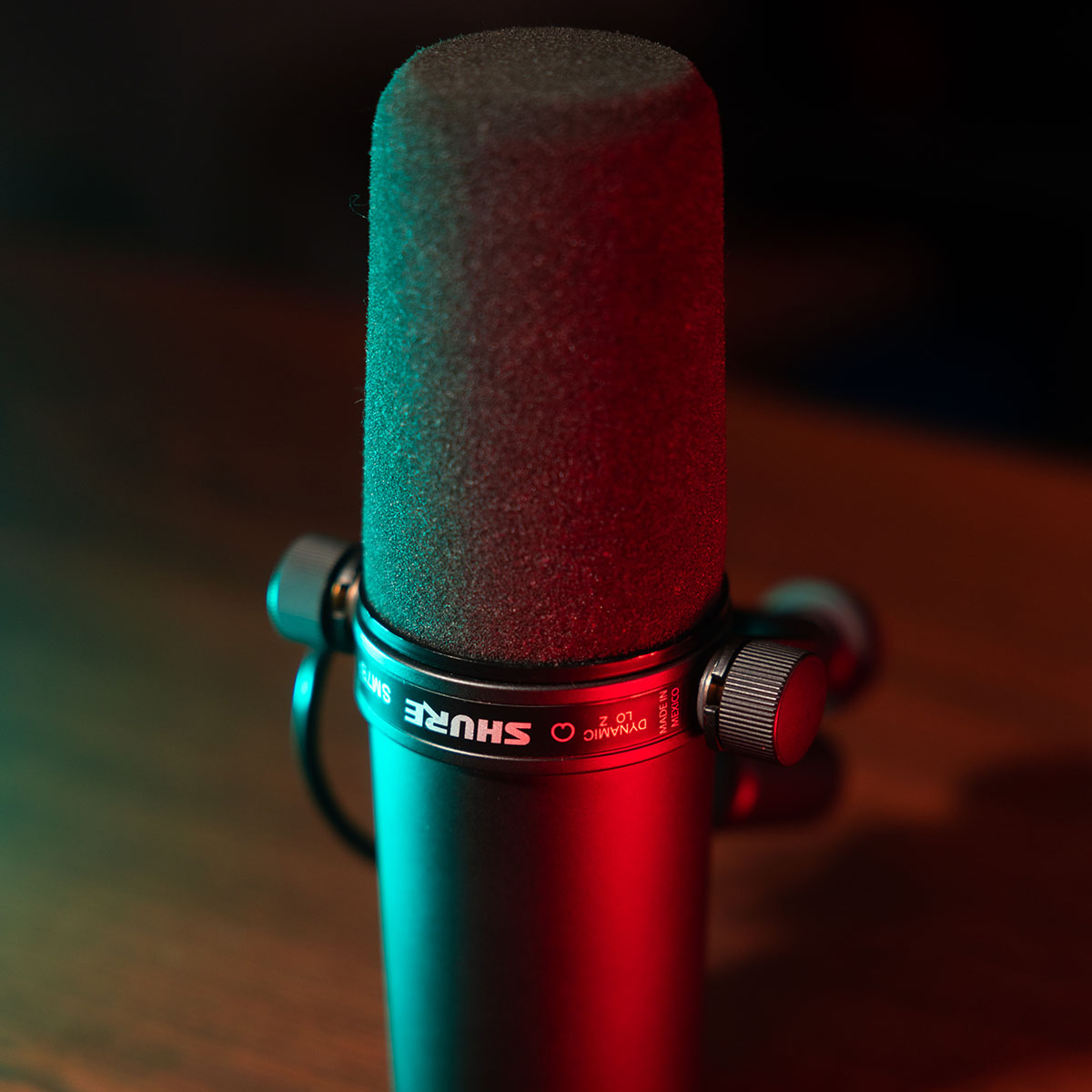 SHURE SM7B - mikrofon podcastowy do nagrań, idealny dla podcasterów i twórców treści.