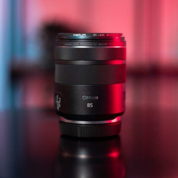 Profesjonalny obiektyw Canon 85mm f/2 Macro IS STM do wynajęcia