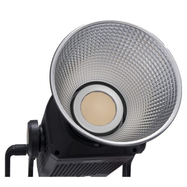 Profesjonalna lampa LED Aputure 600c Pro II w wypożyczalni sprzętu fotograficznego w Warszawie